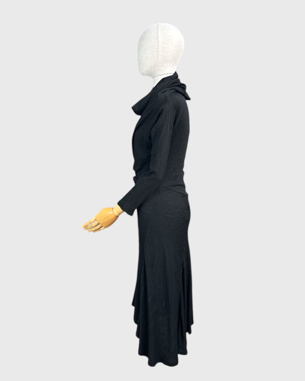 Robe longue noire Col drapé Georges Levesque, S